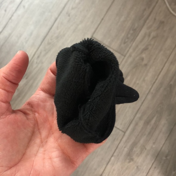 Black winter gloves with gold accents - Picture 5 of 5